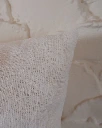 Coussin_Lin-Rembourré_Laine_45x45cm_DSCF3249-Portrait.webp