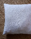 Coussin_Lin-Rembourré_Laine_45x45cm_DSCF3244-Portrait.webp