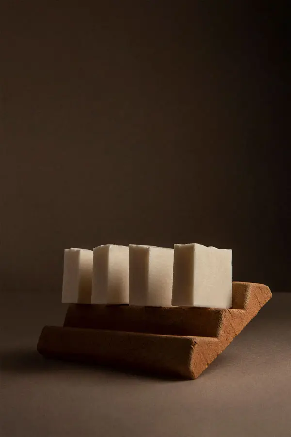 Savon vaisselle solide écologique coco_Design for resilience©Rodéo Studio_MG_1899.webp