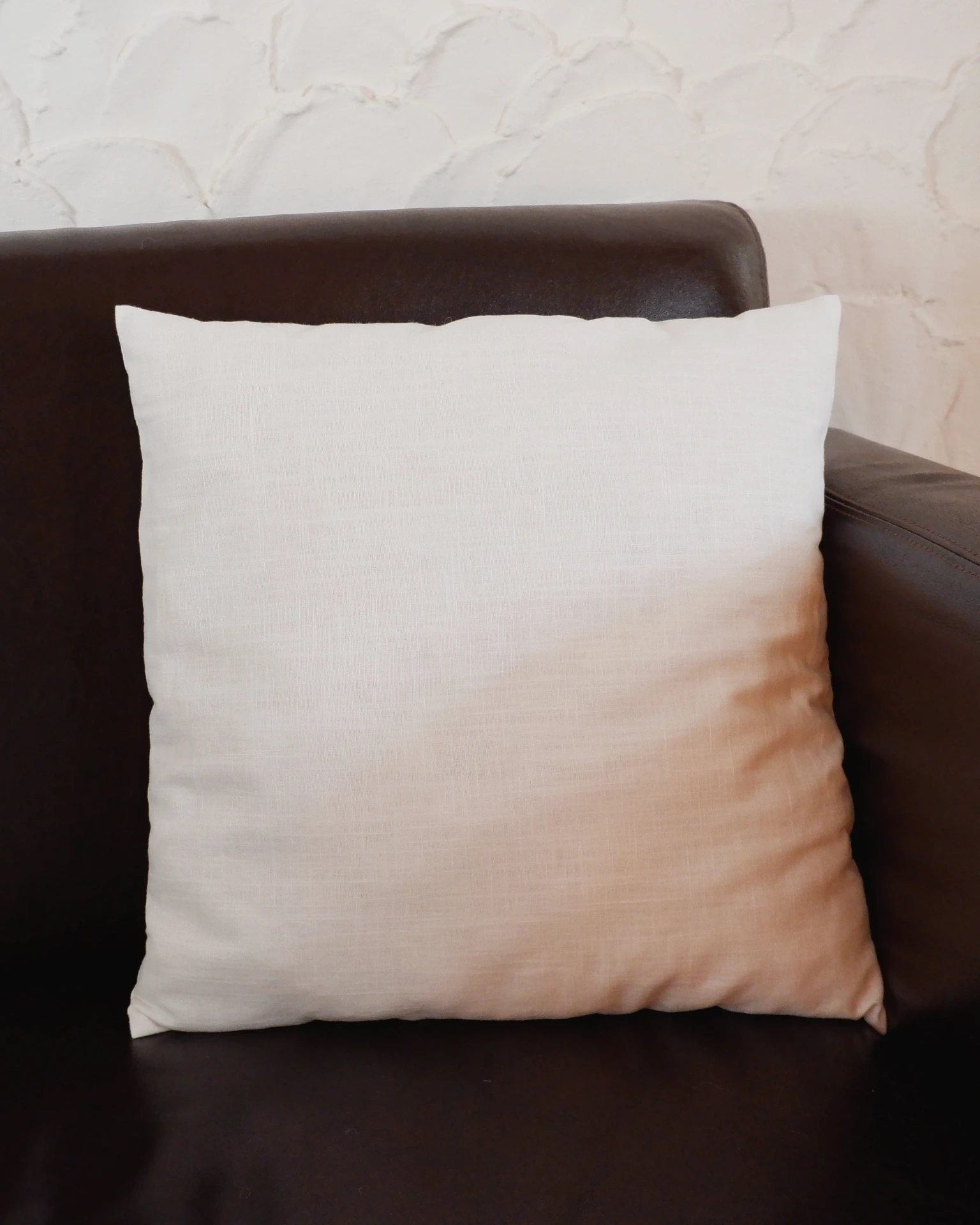 [[DFR]Coussin-rembourré_Col-Blanc-craie-500GR] Linen cushion - Filled with Belgian natural wool (45x45cm) (Blanc cassé - Craie, 500gr de laine)